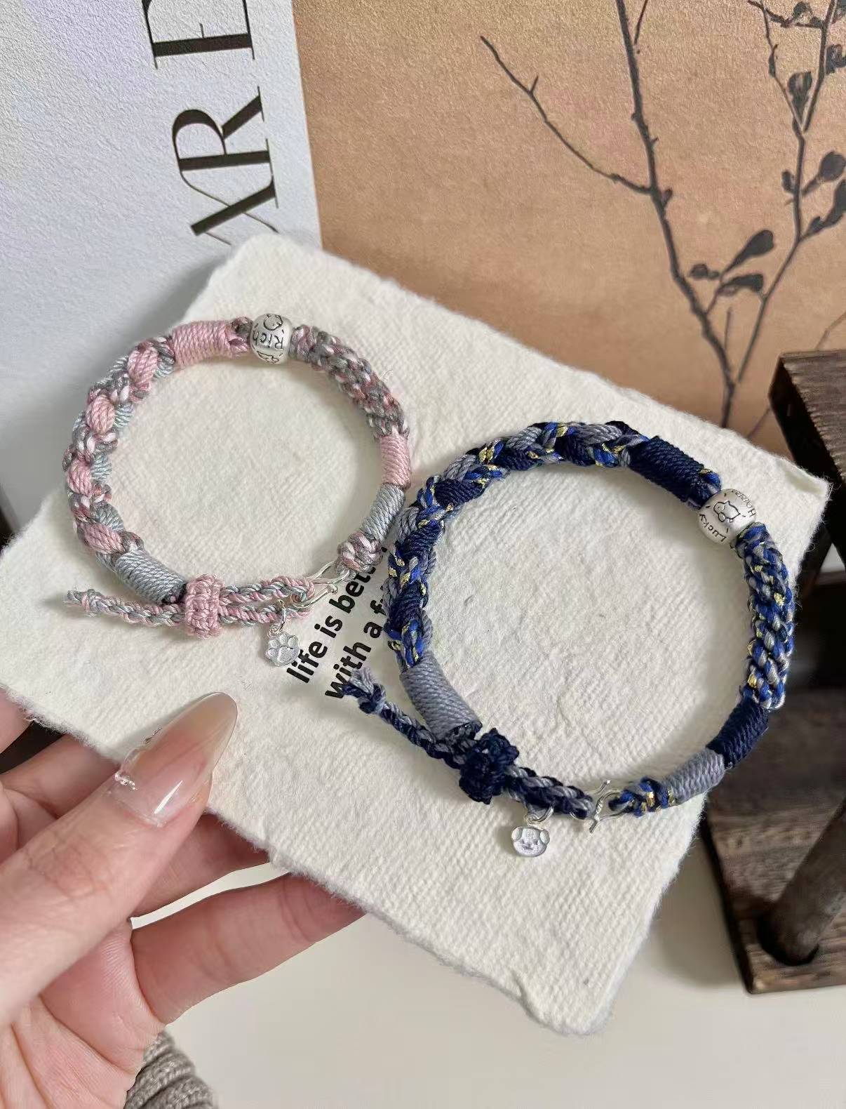 Couples' Bracelets-I'll just hold your hand like this and never let go